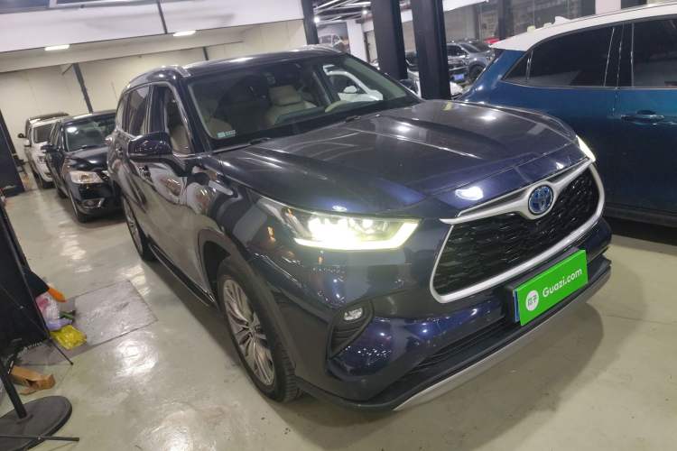 Used Toyota Highlander 2022 Dual-Engine 2.5L Two-Wheel Drive Prestige Edition 7-Seater Front Right 45 Deg