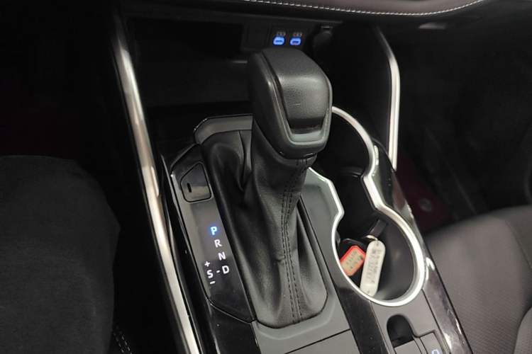 Used Toyota Highlander 2022 Dual-Engine 2.5L 4x4 Elite Edition 7-Seater Gear Lever