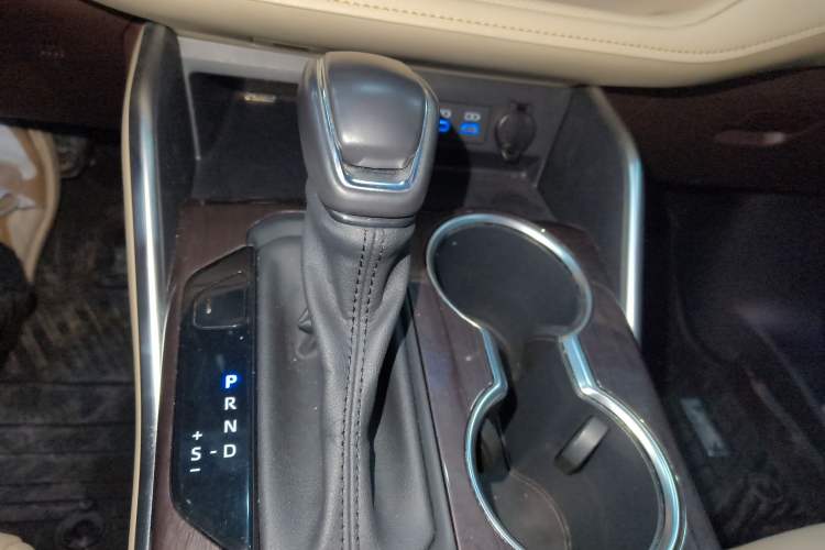 Used Toyota Highlander 2022 Dual-Engine 2.5L Four-Wheel Drive Supreme Edition 7-Seater Gear Lever