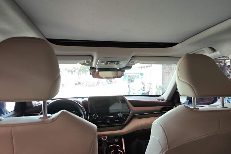 Used Toyota Highlander 2022 Dual-Engine 2.5L Four-Wheel Drive Prestige Version 7 Seats Headliner