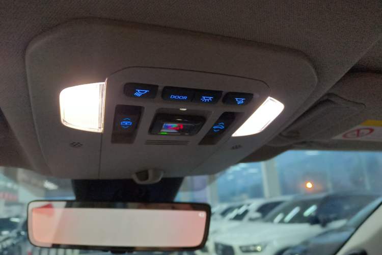 Used Toyota Highlander 2022 Dual-Engine 2.5L Four-Wheel Drive Supreme Edition 7-Seater Headliner