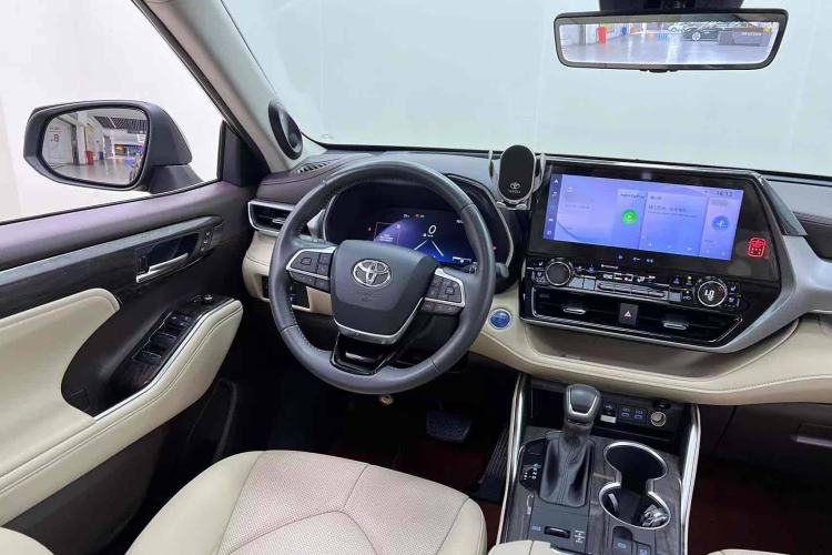 Used Toyota Highlander 2022 Dual-Engine 2.5L Four-Wheel Drive Supreme Edition 7-Seater Interior 1