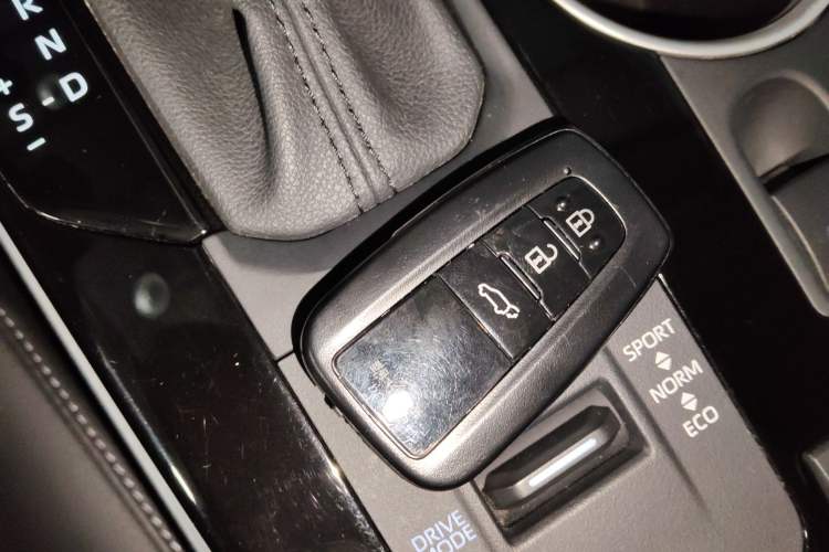 Used Toyota Highlander 2022 Dual-Engine 2.5L Four-Wheel Drive Prestige Version 7 Seats Interior 1