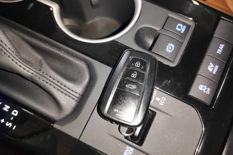 Used Toyota Highlander 2022 Dual-Engine 2.5L Four-Wheel Drive Prestige Version 7 Seats Interior 1