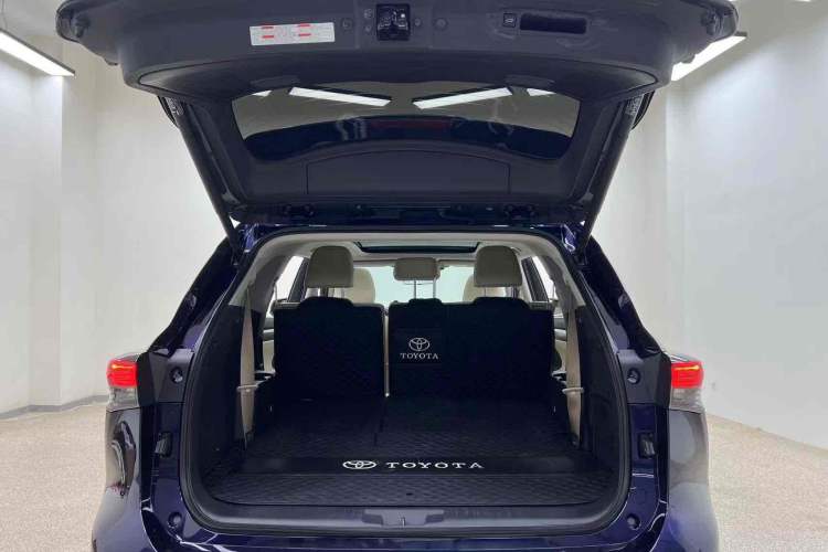 Used Toyota Highlander 2022 Dual-Engine 2.5L Four-Wheel Drive Supreme Edition 7-Seater Interior 10