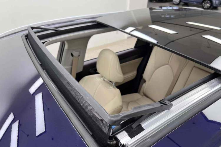 Used Toyota Highlander 2022 Dual-Engine 2.5L Four-Wheel Drive Supreme Edition 7-Seater Interior 11