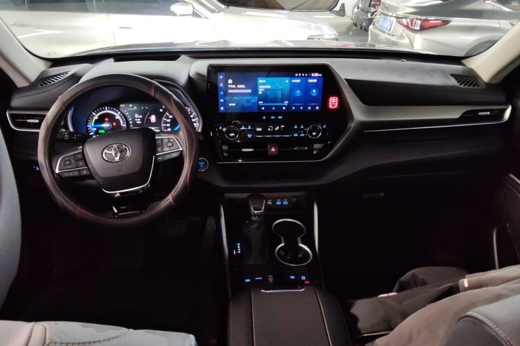 Used Toyota Highlander 2022 Dual-Engine 2.5L Four-Wheel Drive Prestige Version 7 Seats Interior 2