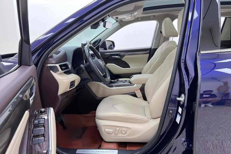 Used Toyota Highlander 2022 Dual-Engine 2.5L Four-Wheel Drive Supreme Edition 7-Seater Interior 3