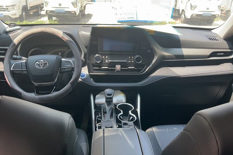Used Toyota Highlander 2022 Dual-Engine 2.5L Two-Wheel Drive Elite Edition 5 Seats Interior 3