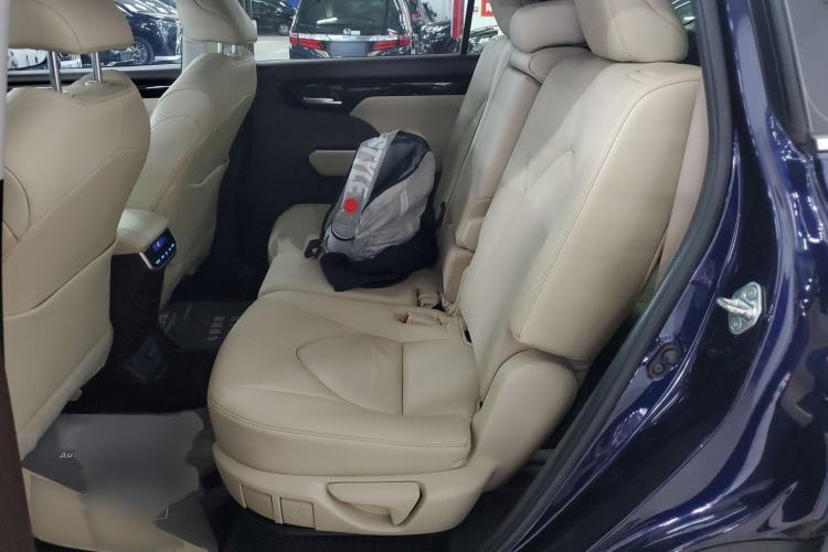 Used Toyota Highlander 2022 Dual-Engine 2.5L Four-Wheel Drive Prestige Version 7 Seats Interior 4