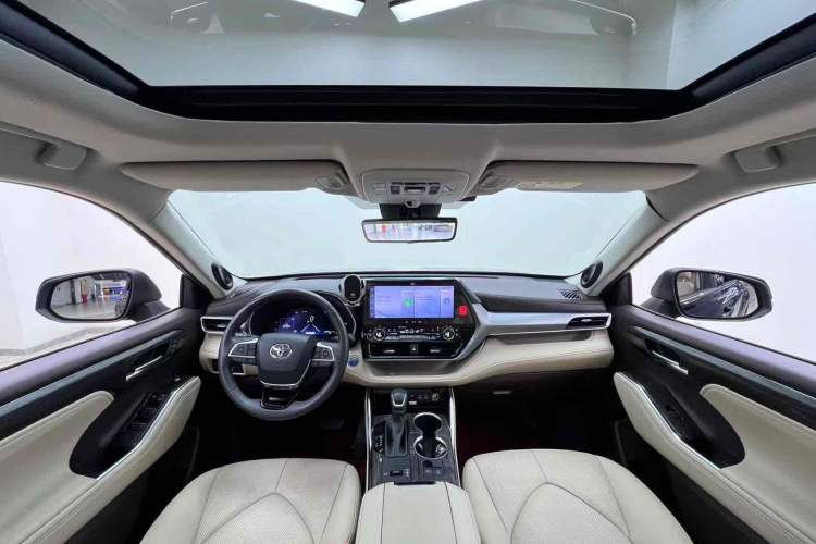 Used Toyota Highlander 2022 Dual-Engine 2.5L Four-Wheel Drive Supreme Edition 7-Seater Interior 5