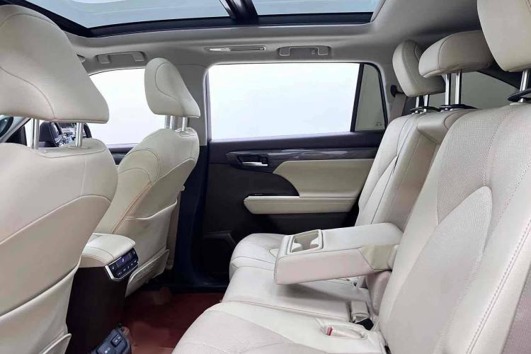 Used Toyota Highlander 2022 Dual-Engine 2.5L Four-Wheel Drive Supreme Edition 7-Seater Interior 6
