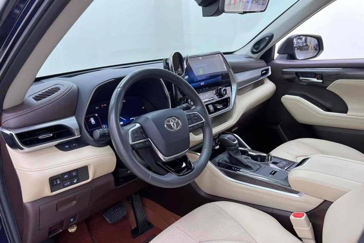 Used Toyota Highlander 2022 Dual-Engine 2.5L Four-Wheel Drive Supreme Edition 7-Seater Interior 8
