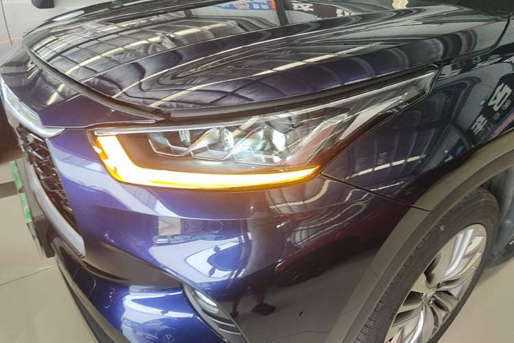 Used Toyota Highlander 2022 Dual-Engine 2.5L Four-Wheel Drive Prestige Version 7 Seats Left Front Headlight