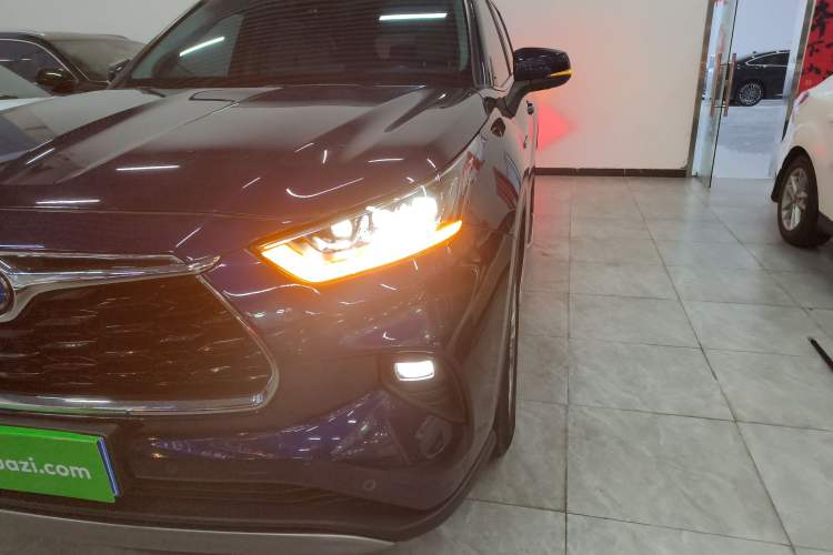 Used Toyota Highlander 2022 Dual-Engine 2.5L Four-Wheel Drive Supreme Edition 7-Seater Left Front Headlight
