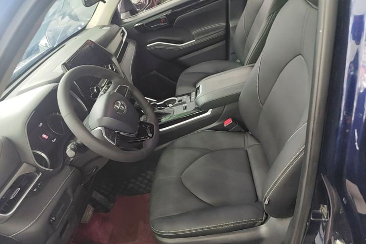 Used Toyota Highlander 2022 Dual-Engine 2.5L 4x4 Elite Edition 7-Seater Left Front Seat
