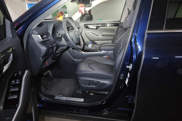 Used Toyota Highlander 2022 Dual-Engine 2.5L Four-Wheel Drive Prestige Version 7 Seats Left Front Seat