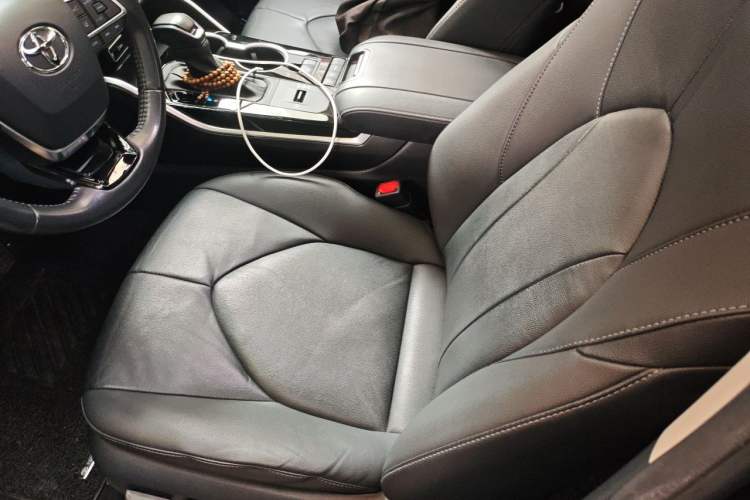 Used Toyota Highlander 2022 Dual-Engine 2.5L Four-Wheel Drive Prestige Version 7 Seats Left Front Seat