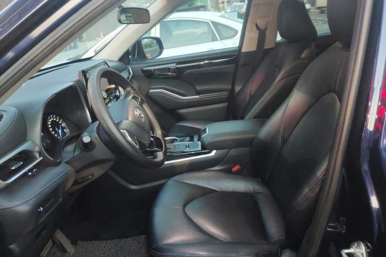 Used Toyota Highlander 2022 Dual-Engine 2.5L Two-Wheel Drive Elite Edition 5 Seats Left Front Seat