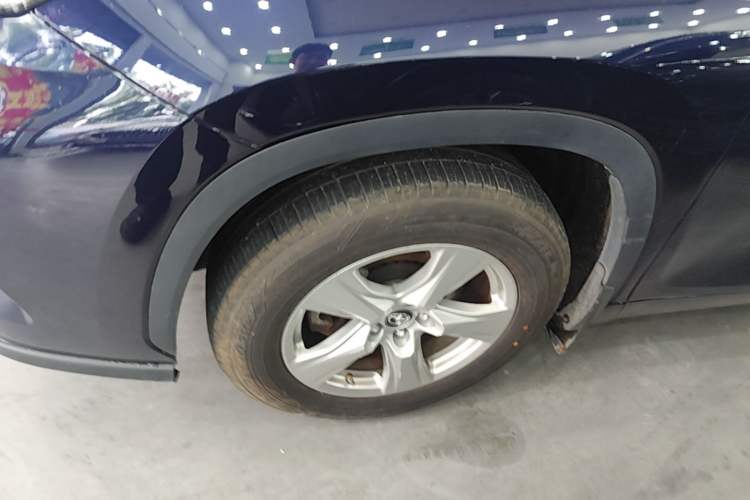 Used Toyota Highlander 2022 Dual-Engine 2.5L 4x4 Elite Edition 7-Seater Left Front Wheel Hub