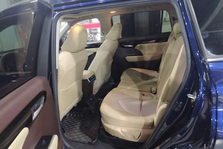 Used Toyota Highlander 2022 Dual-Engine 2.5L Two-Wheel Drive Prestige Edition 7-Seater Left Rear Seat