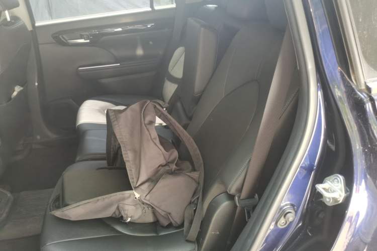 Used Toyota Highlander 2022 Dual-Engine 2.5L Four-Wheel Drive Prestige Version 7 Seats Left Rear Seat