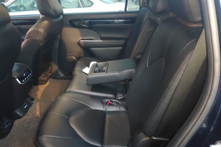 Used Toyota Highlander 2022 Dual-Engine 2.5L Two-Wheel Drive Elite Edition 5 Seats Left Rear Seat