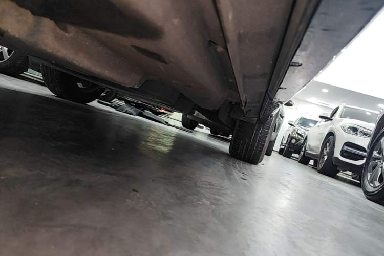 Used Toyota Highlander 2022 Dual-Engine 2.5L 4x4 Elite Edition 7-Seater Left Side Sill