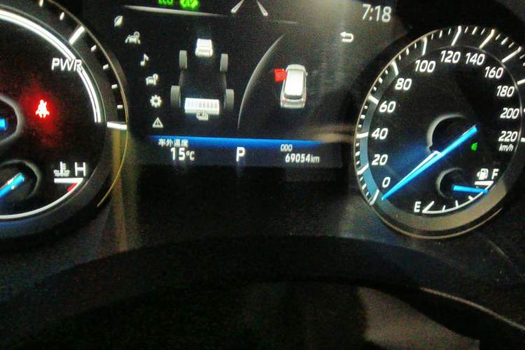 Used Toyota Highlander 2022 Dual-Engine 2.5L Two-Wheel Drive Prestige Edition 7-Seater Odometer Close Up