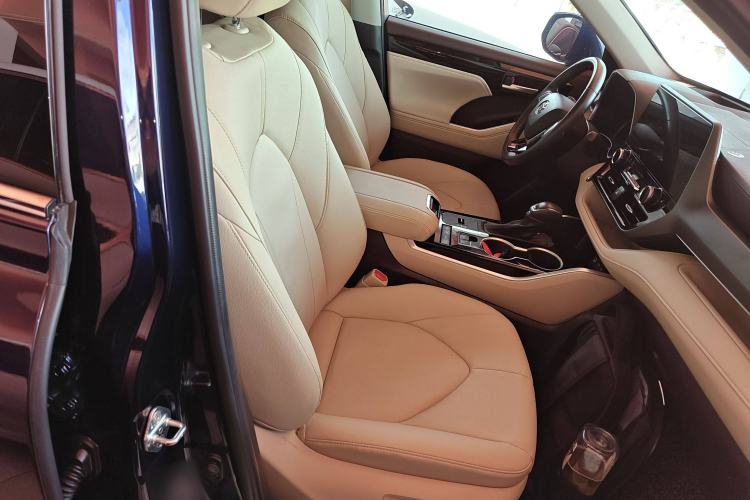 Used Toyota Highlander 2022 Dual-Engine 2.5L Four-Wheel Drive Prestige Version 7 Seats Right Front Seat