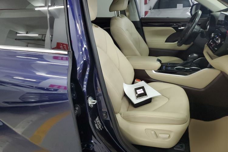 Used Toyota Highlander 2022 Dual-Engine 2.5L Four-Wheel Drive Prestige Version 7 Seats Right Front Seat