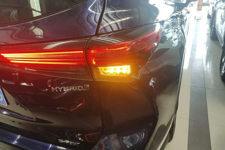 Used Toyota Highlander 2022 Dual-Engine 2.5L Four-Wheel Drive Prestige Version 7 Seats Right Rear Taillight