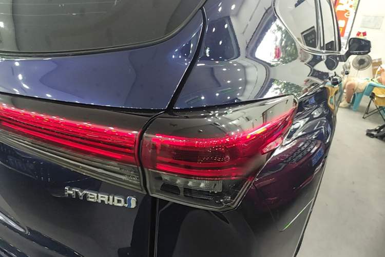 Used Toyota Highlander 2022 Dual-Engine 2.5L 4x4 Elite Edition 7-Seater Right Rear Taillight