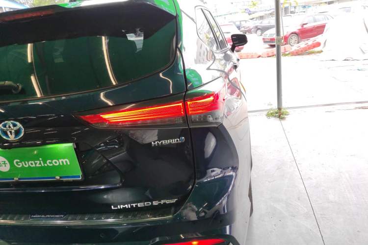 Used Toyota Highlander 2022 Dual-Engine 2.5L Four-Wheel Drive Supreme Edition 7-Seater Right Rear Taillight
