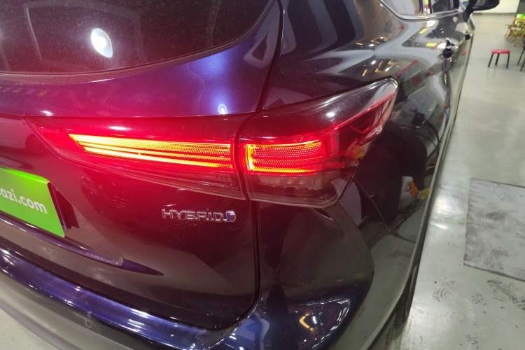 Used Toyota Highlander 2022 Dual-Engine 2.5L Two-Wheel Drive Prestige Edition 7-Seater Right Rear Taillight