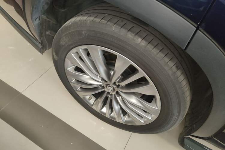 Used Toyota Highlander 2022 Dual-Engine 2.5L Four-Wheel Drive Prestige Version 7 Seats Right Rear Wheel Hub