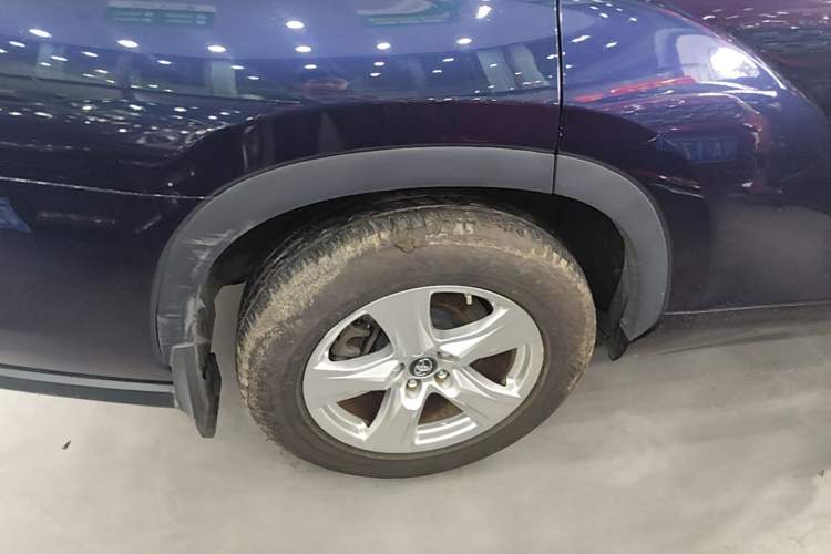 Used Toyota Highlander 2022 Dual-Engine 2.5L 4x4 Elite Edition 7-Seater Right Rear Wheel Hub