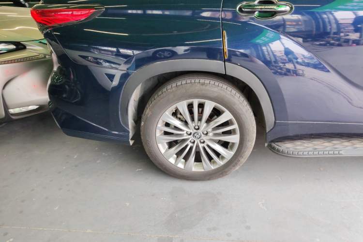 Used Toyota Highlander 2022 Dual-Engine 2.5L Four-Wheel Drive Supreme Edition 7-Seater Right Rear Wheel Hub