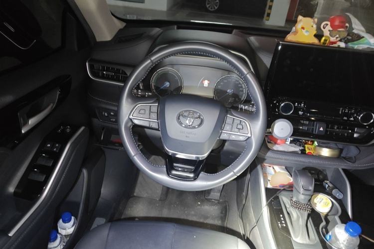 Used Toyota Highlander 2022 Dual-Engine 2.5L Four-Wheel Drive Prestige Version 7 Seats Steering Wheel