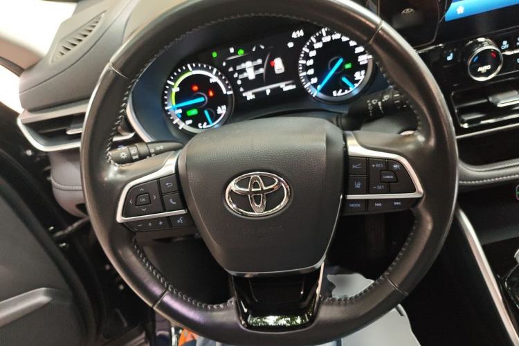Used Toyota Highlander 2022 Dual-Engine 2.5L Four-Wheel Drive Prestige Version 7 Seats Steering Wheel