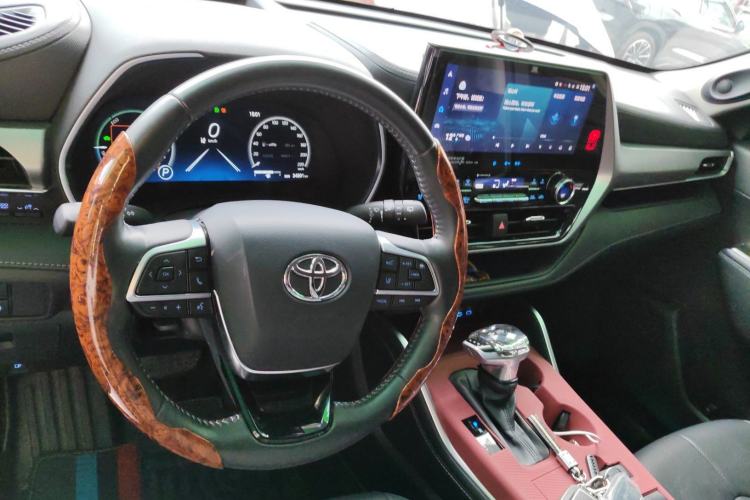 Used Toyota Highlander 2022 Dual-Engine 2.5L Four-Wheel Drive Supreme Edition 7-Seater Steering Wheel