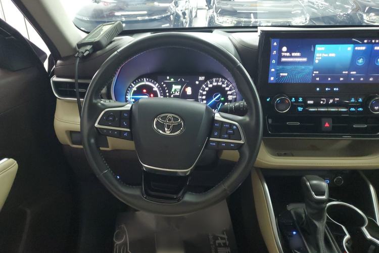 Used Toyota Highlander 2022 Dual-Engine 2.5L Four-Wheel Drive Prestige Version 7 Seats Steering Wheel