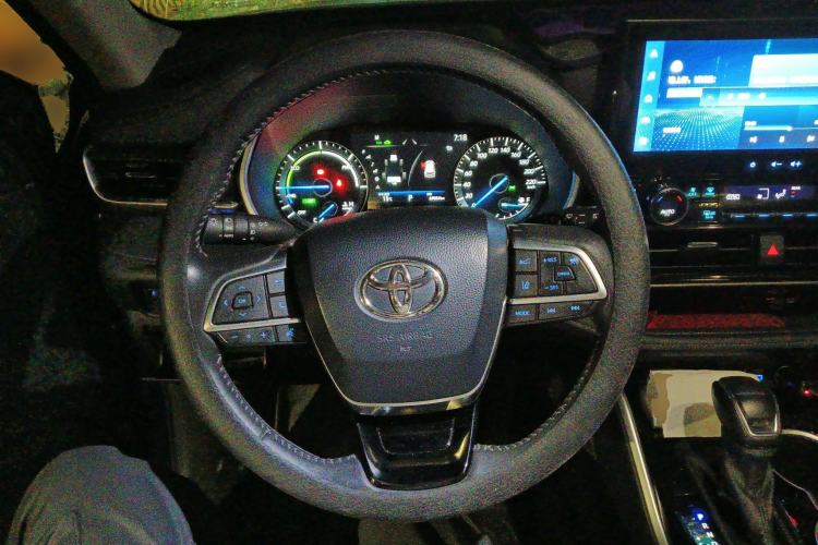 Used Toyota Highlander 2022 Dual-Engine 2.5L Two-Wheel Drive Prestige Edition 7-Seater Steering Wheel