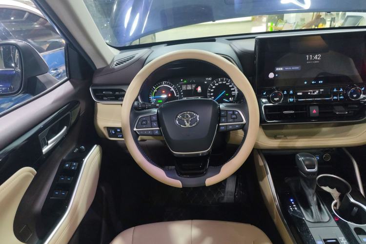 Used Toyota Highlander 2022 Dual-Engine 2.5L Two-Wheel Drive Prestige Edition 7-Seater Steering Wheel