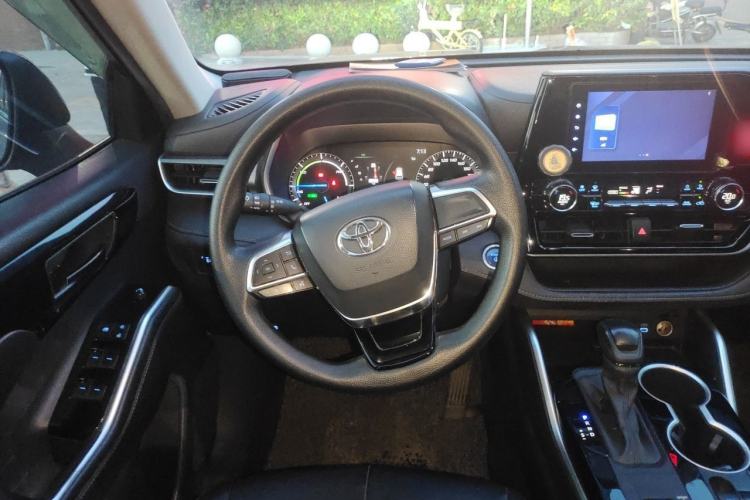 Used Toyota Highlander 2022 Dual-Engine 2.5L Two-Wheel Drive Elite Edition 5 Seats Steering Wheel