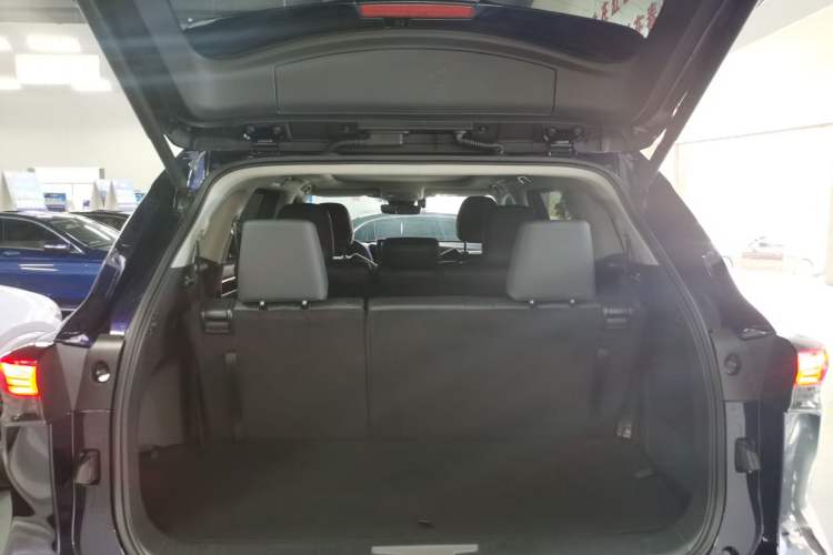 Used Toyota Highlander 2022 Dual-Engine 2.5L Four-Wheel Drive Prestige Version 7 Seats Trunk