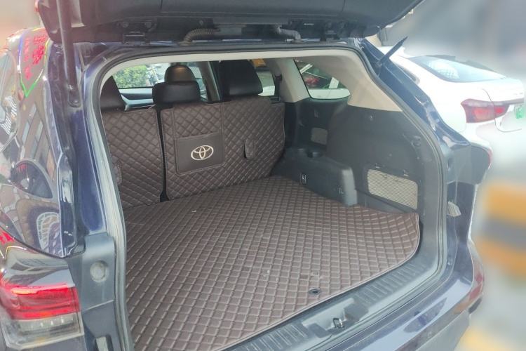 Used Toyota Highlander 2022 Dual-Engine 2.5L Two-Wheel Drive Elite Edition 5 Seats Trunk