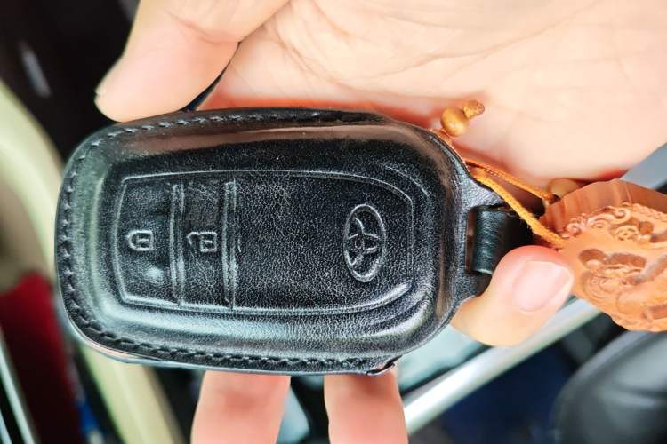 Used Toyota Highlander 2022 Dual-Engine 2.5L Four-Wheel Drive Luxury Edition 7 Seats Vehicle Key