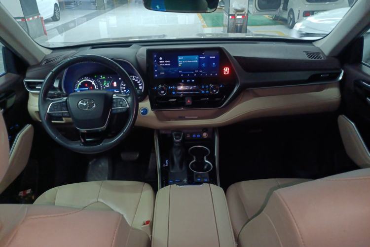 Used Toyota Highlander 2022 Dual-Engine 2.5L Four-Wheel Drive Prestige Version 7 Seats Interior 2