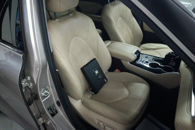 Used Toyota Highlander 2022 Dual-Engine 2.5L Four-Wheel Drive Prestige Version 7 Seats Right Front Seat